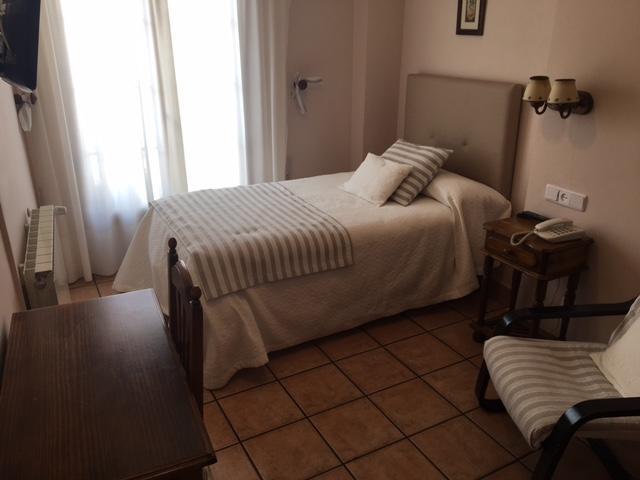 Hotel Patri Huescar Bagian luar foto