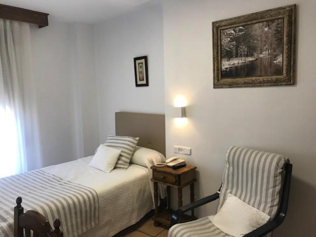 Hotel Patri Huescar Bagian luar foto
