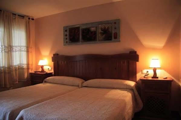 Hotel Patri Huescar Bagian luar foto
