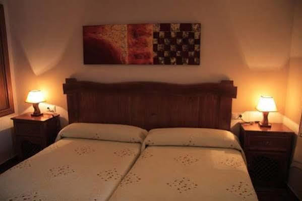 Hotel Patri Huescar Bagian luar foto
