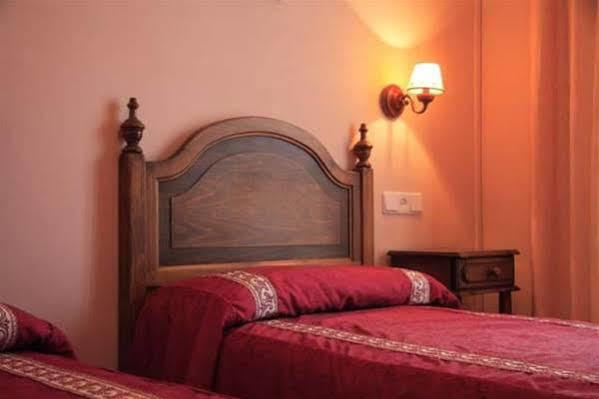 Hotel Patri Huescar Bagian luar foto